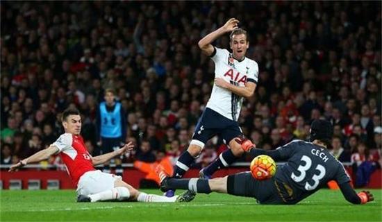 肩负着带领 肩负着带领